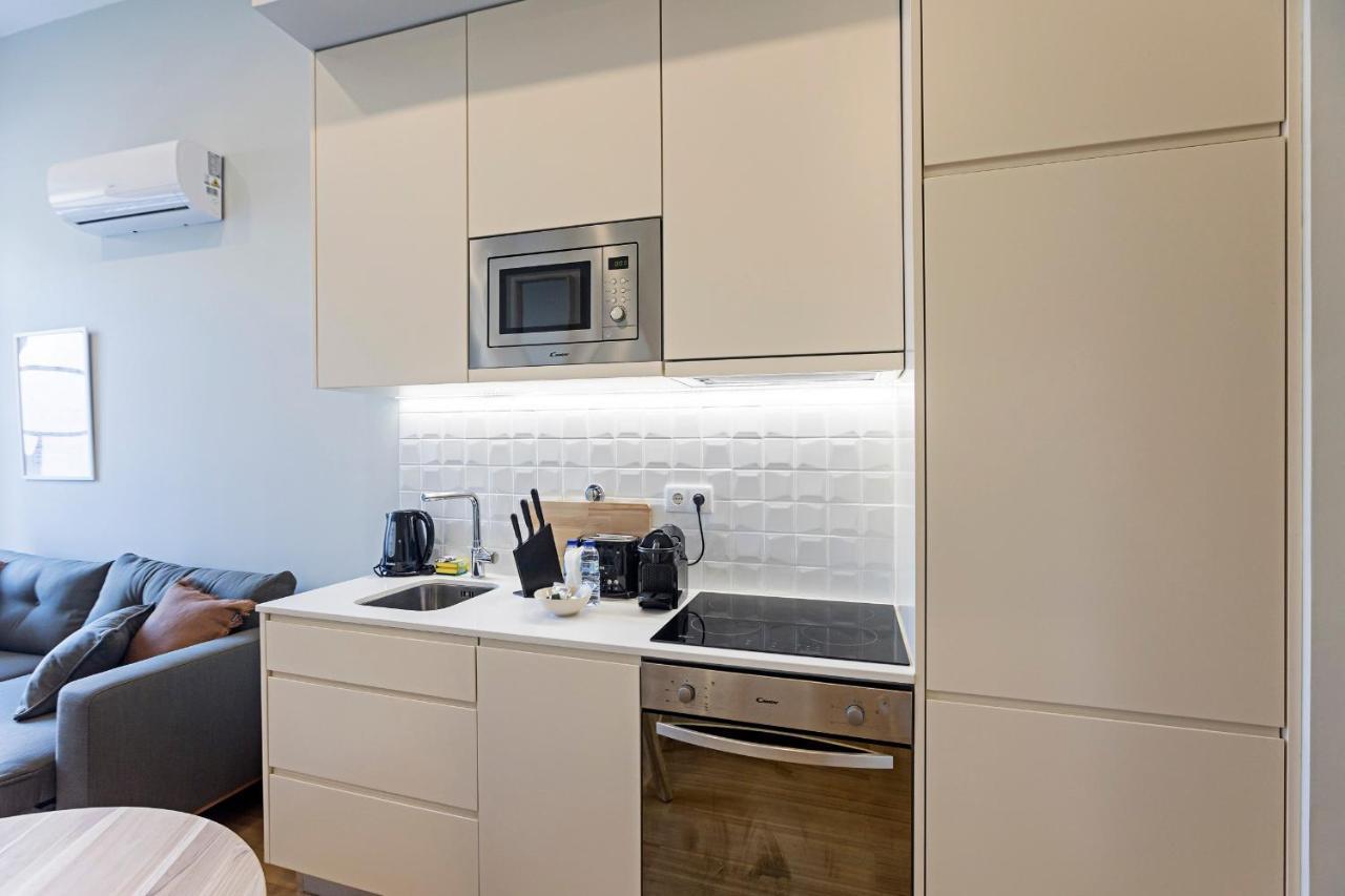 Apartment 31 Janeiro 157 - Stylish 1br W/ Ac & Balcony By Lovelystay